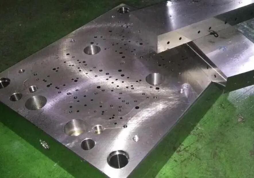 在生產(chǎn)中中心鉆的注意事項(xiàng)是哪些？